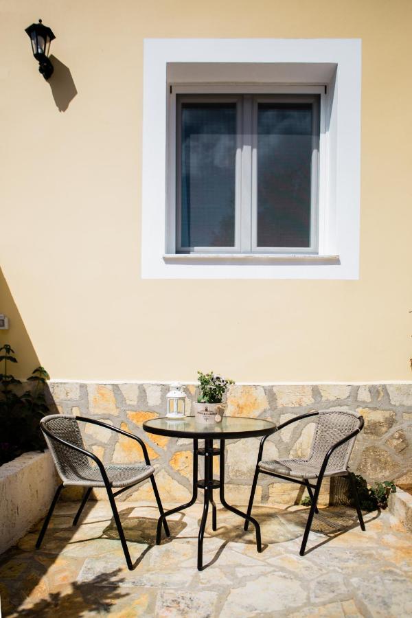Fotini'S House Apartment Ipsos Bagian luar foto